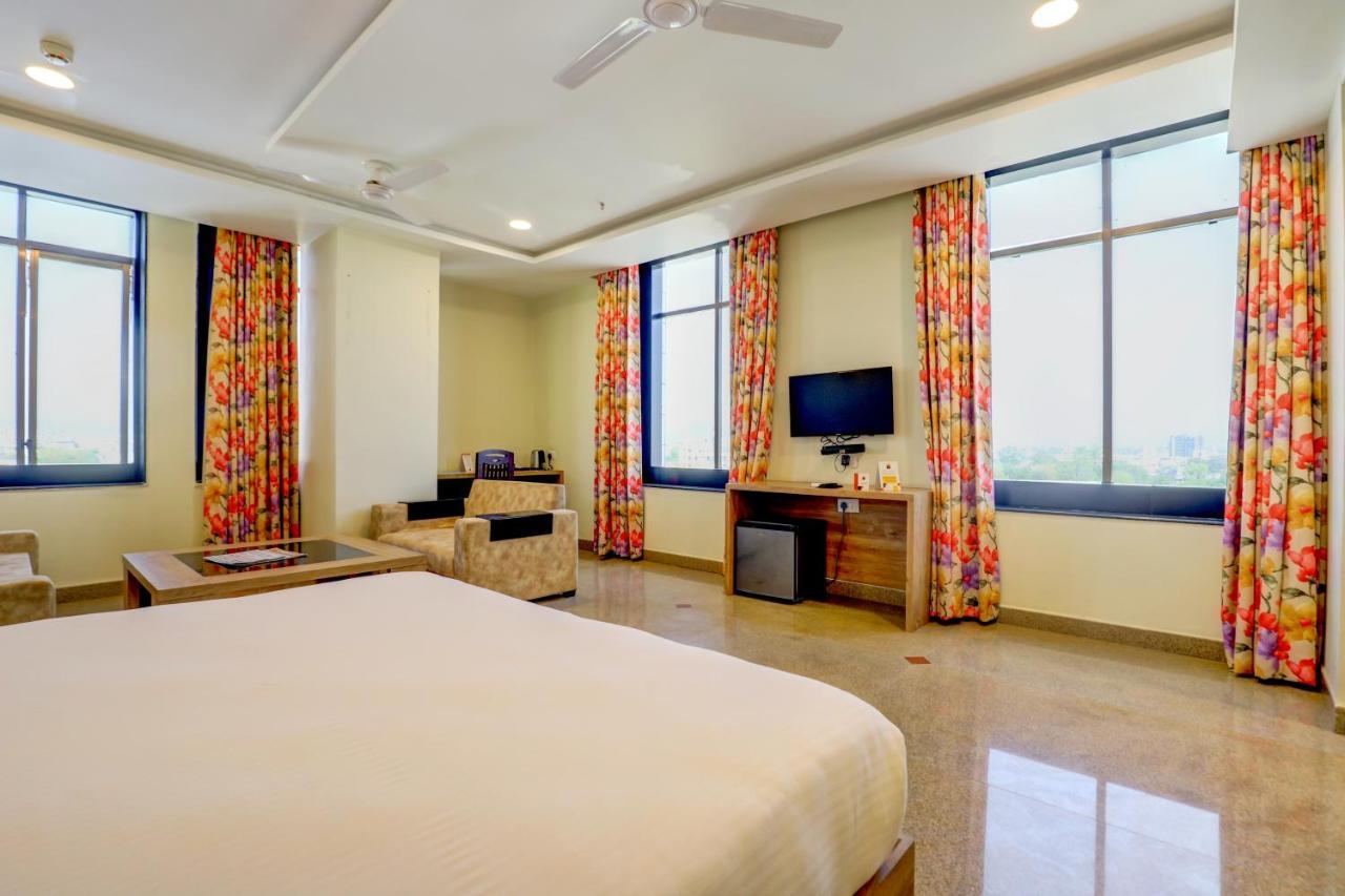 Hotel Shree Nanda Удайпур Екстериор снимка