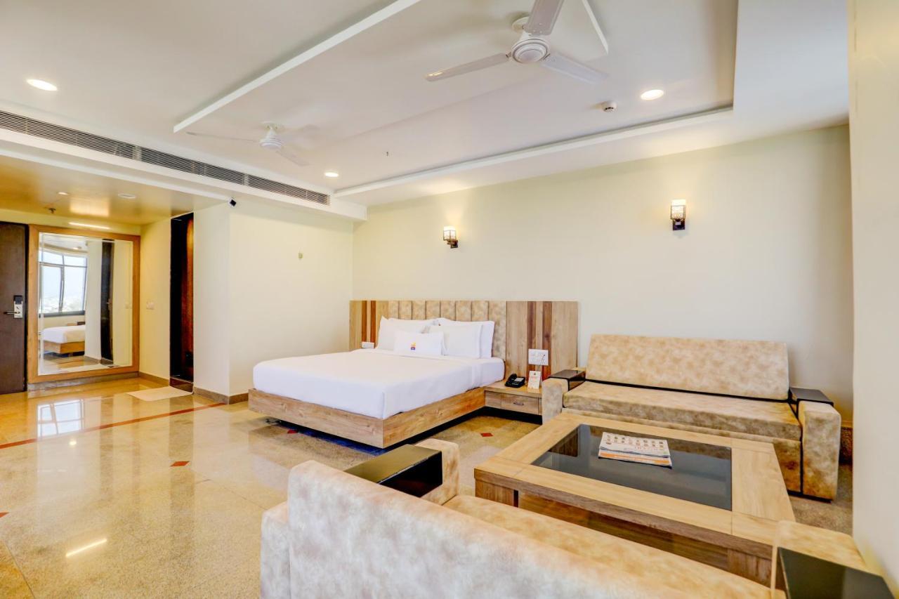 Hotel Shree Nanda Удайпур Екстериор снимка