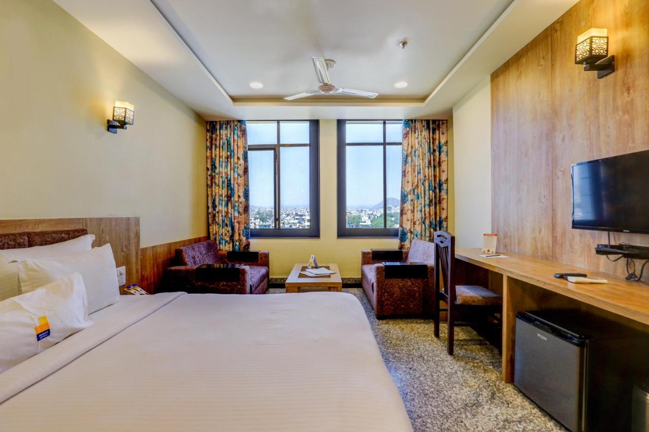 Hotel Shree Nanda Удайпур Екстериор снимка