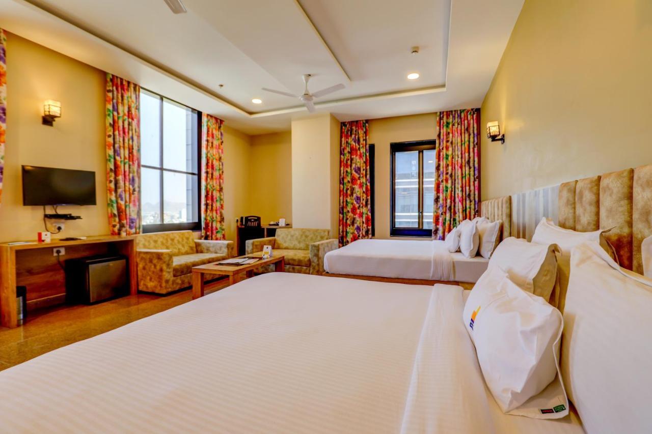 Hotel Shree Nanda Удайпур Екстериор снимка
