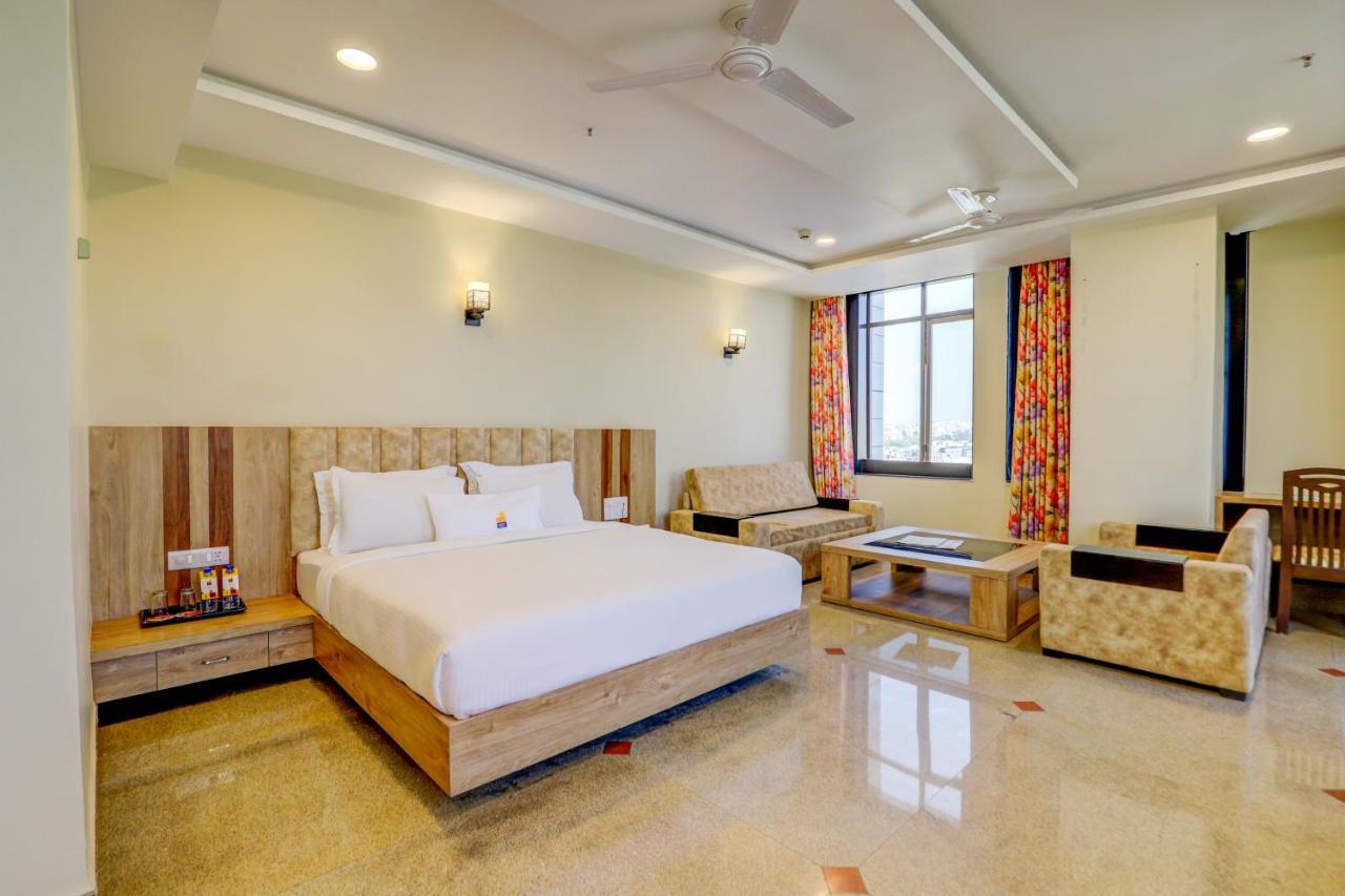 Hotel Shree Nanda Удайпур Екстериор снимка