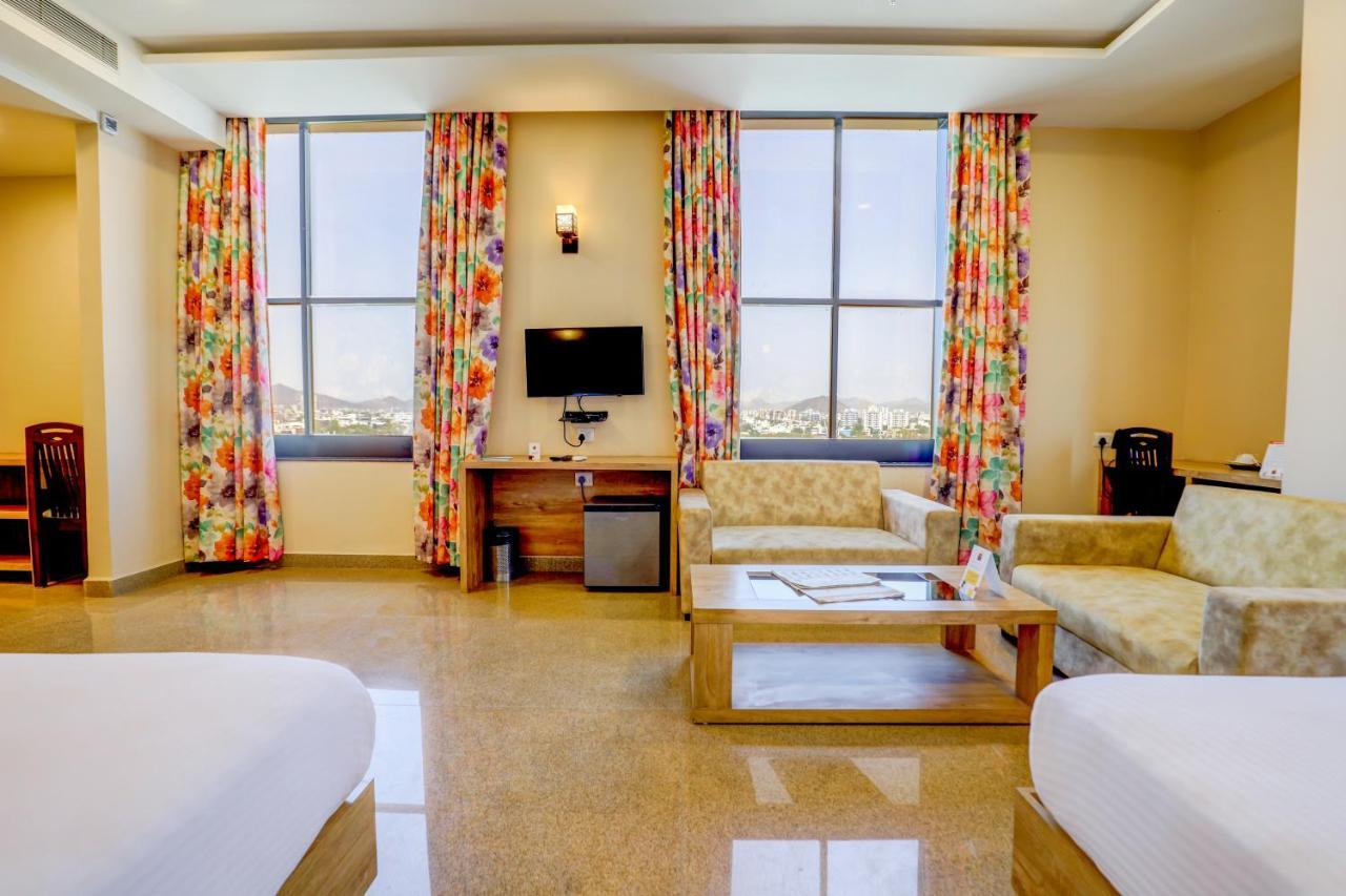 Hotel Shree Nanda Удайпур Екстериор снимка