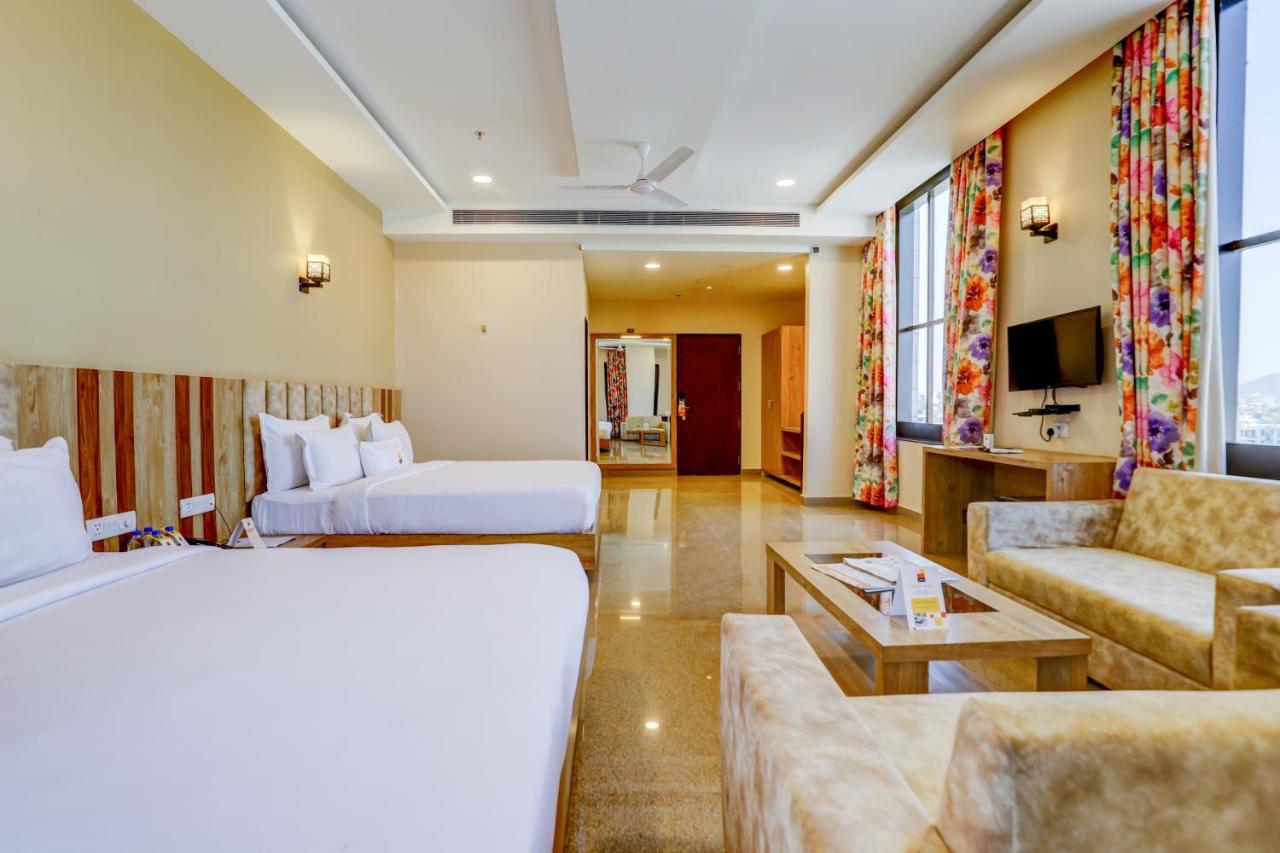 Hotel Shree Nanda Удайпур Екстериор снимка