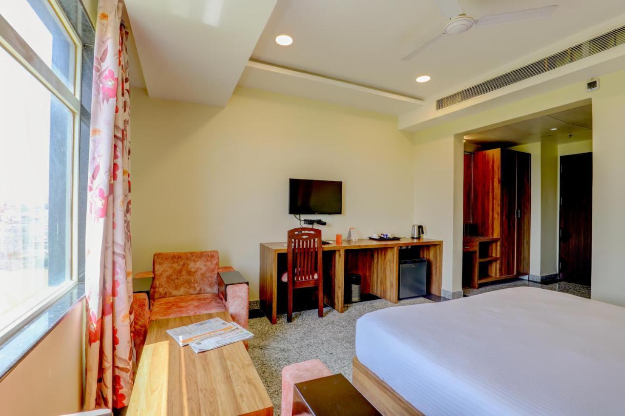 Hotel Shree Nanda Удайпур Екстериор снимка